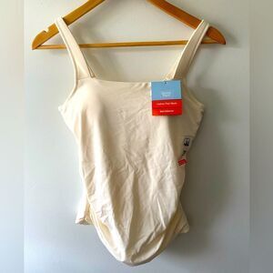 New Denver Hayes bust enhancer tank top with bra